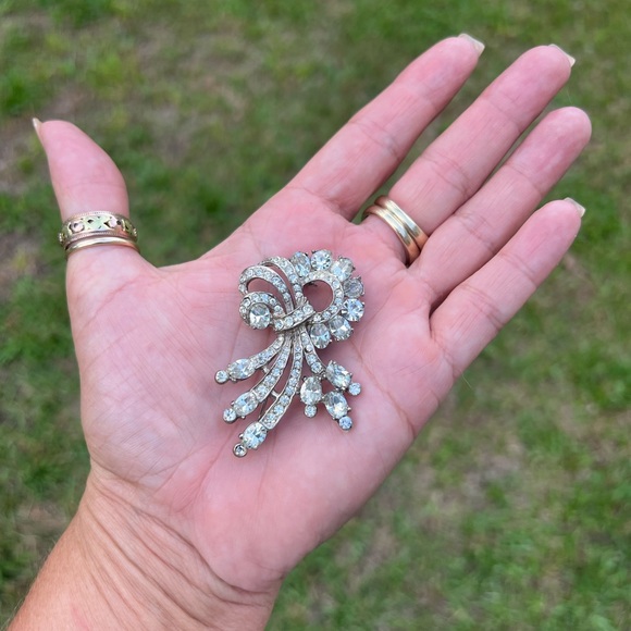 Vintage 1940's Joseph Wiesner Crystal Rhinestone Brooch - Picture 4 of 15